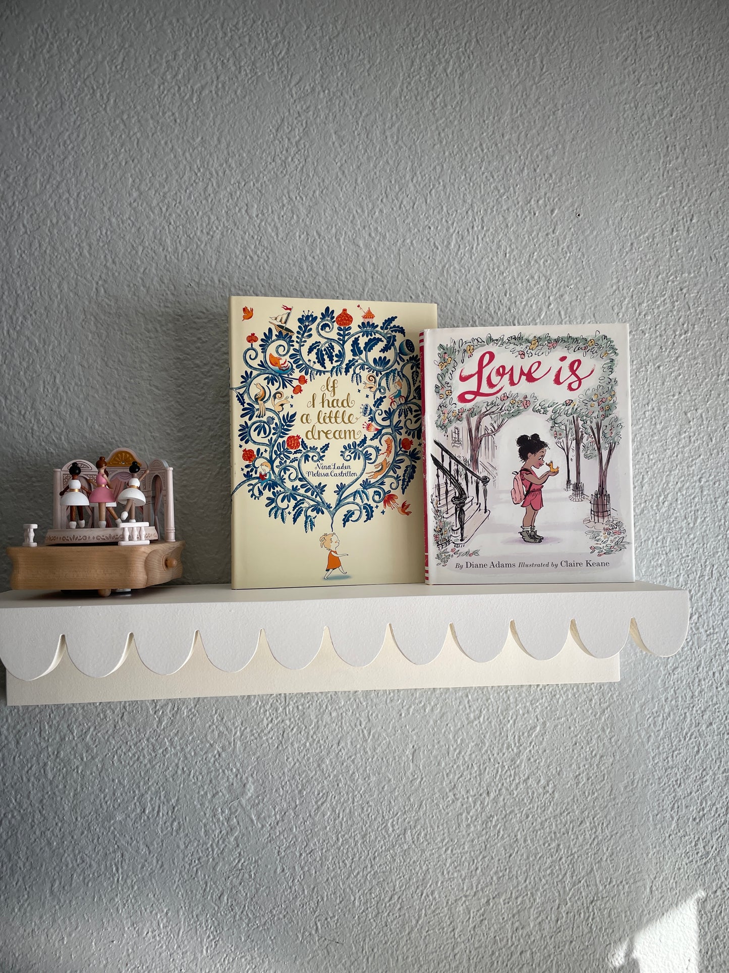 Scalloped Shelf