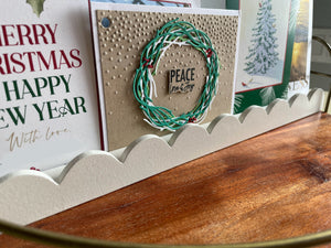 Scalloped Edge Card Display