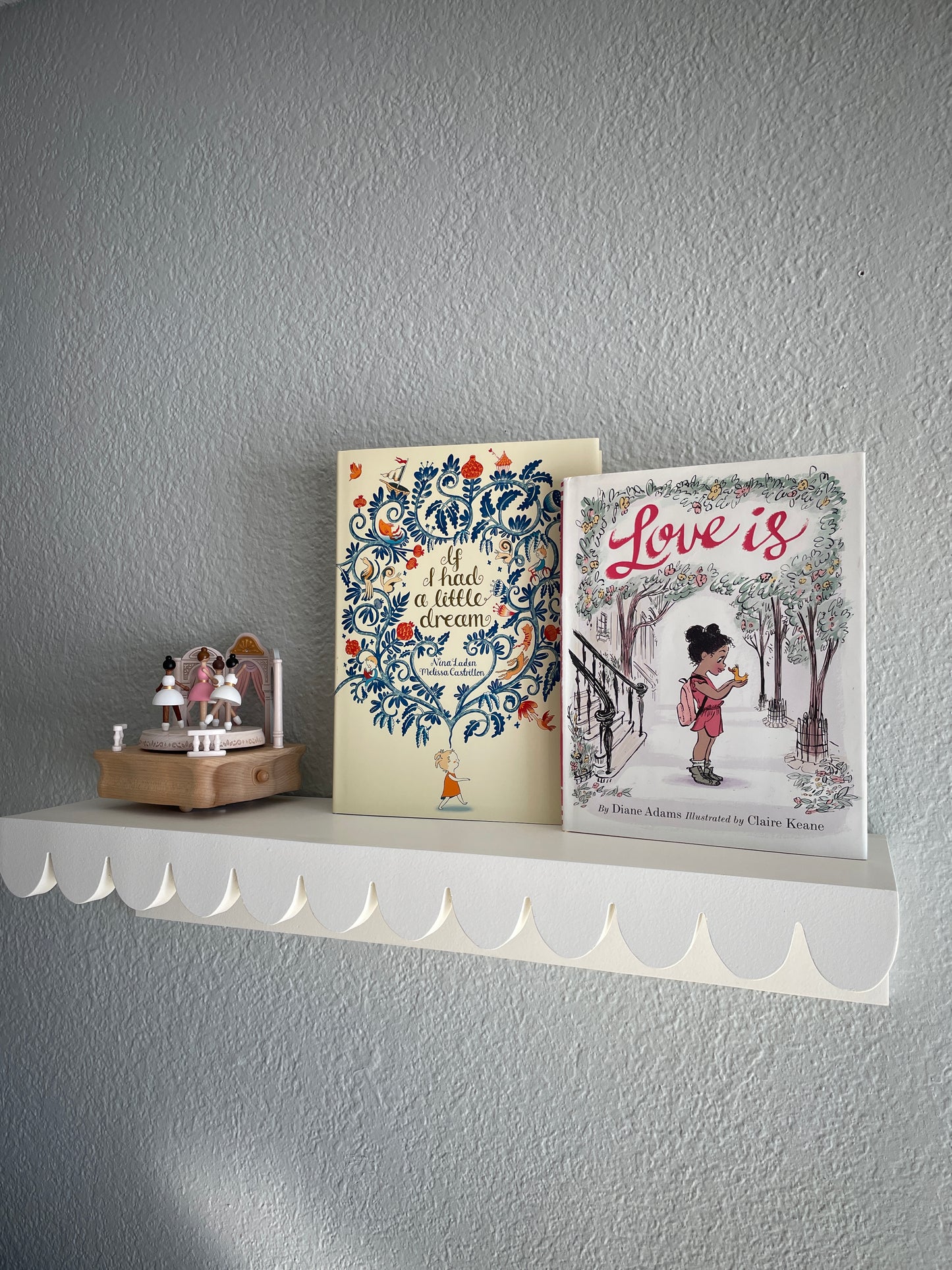 Scalloped Shelf